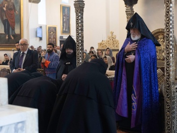 Մայր Աթոռում ոգեկոչել են Հայոց ցեղասպանության զոհերի հիշատակը