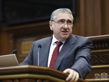 Իմ լեզվի սայթաքումը, ի տարբերություն նիկոլականների մեղքերի, ոչ մի մարդու կյանք չեն արժեցել. Արթուր Խաչատրյան