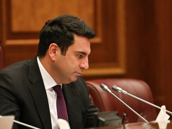 Ալեն Սիմոնյանը հրապարակել է պատգամավորի երդման առաջարկվող նոր տեքստը