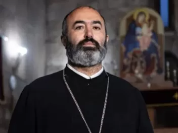 Ժողովուրդը փաստերի կարիք ունի, ոչ թե` քաղաքական հեքիաթների․ Տեր Վրթանես