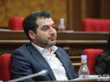 Փաշինյանի դերասան աներձագը հիմա էլ ուժերը կփորձի սպորտի ոլորտում