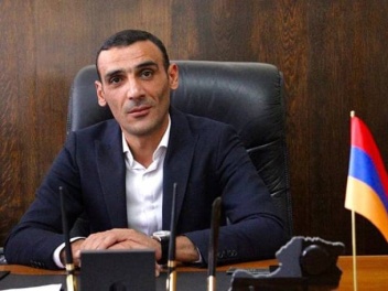 Կոռուպցիոն սկանդալային «արու» ՔՊ-ականը կրկին ուզում է համյանքապետ դառնալ․ «Ժողովուրդ»