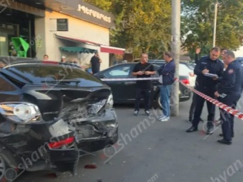 Toyota Prius-ը բախվել է 9 մեքենայի և վրաերթի ենթարկել հետիոտնի