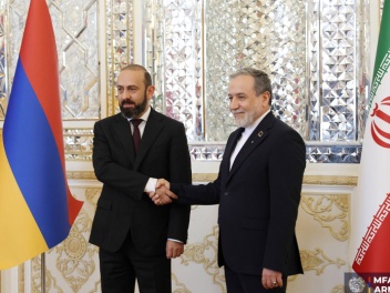 Միրզոյանն ու Արաղչին հեռախոսազրույց են ունեցել